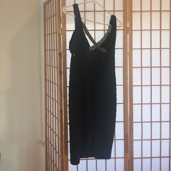 Black evening gown by Besty Adam - Picture 3 of 4