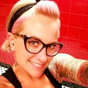 Meet your Posher, Constance