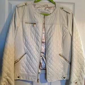 🍀☘️CLOSING!  WHITE Guess Leather Look Quilted Jkt