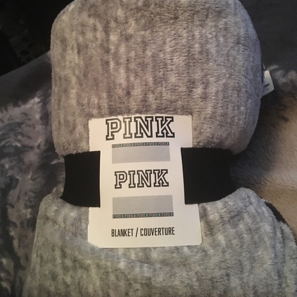 Brand new pink blanket