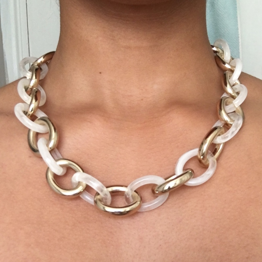 NWT - Chain link necklace.