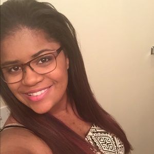 Meet your Posher, Cristina