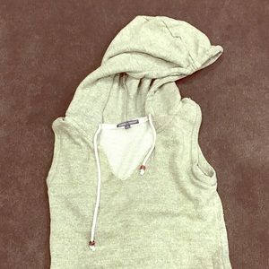 Sleeveless hoodie