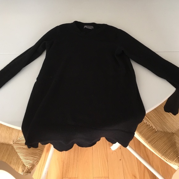 Vince cashmere sweater. Black.