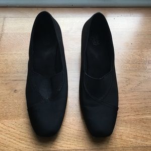 Black low heal comfort wedges