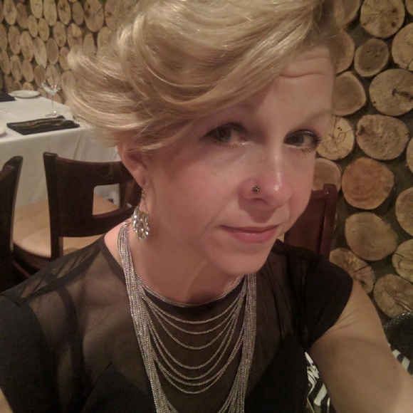 Meet your Posher, Michelle - Picture 1 of 1