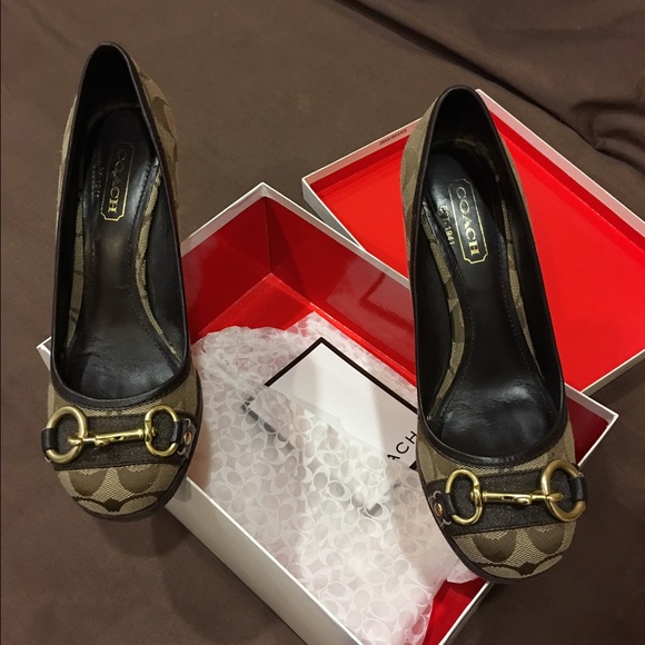 Coach Wedges - Picture 3 of 4