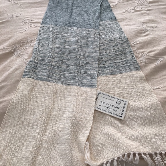 Handwoven scarf