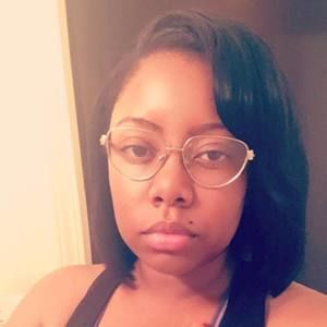 Meet your Posher, Domonique