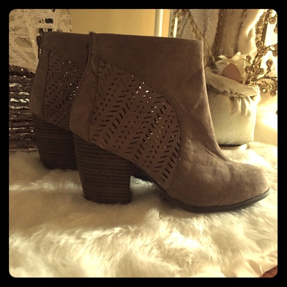 Boho chic booties - Picture 1 of 4