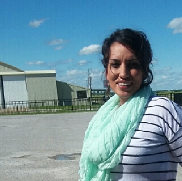 Meet your Posher, Mercedes