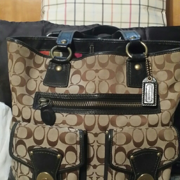 Coach Signature Gigi Executive Tote and Planner - Picture 3 of 11