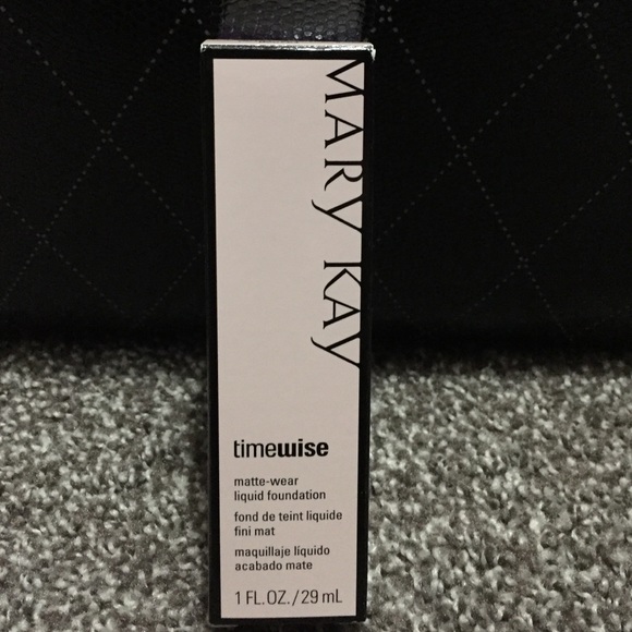 MaryKay Timewise liquid foundation Beige 5