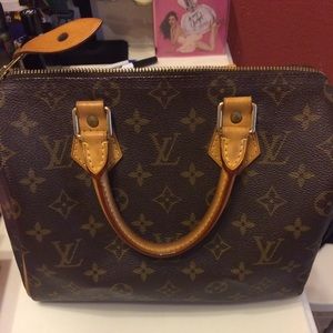 LV Speedy 25 well loved!
