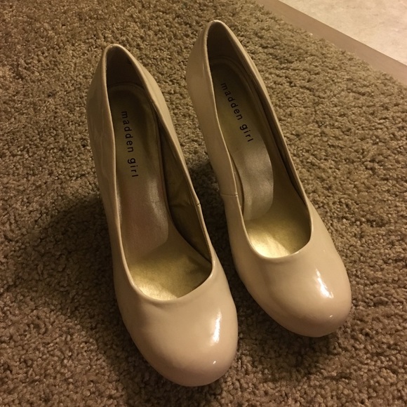Madden Girl Nude Pumps