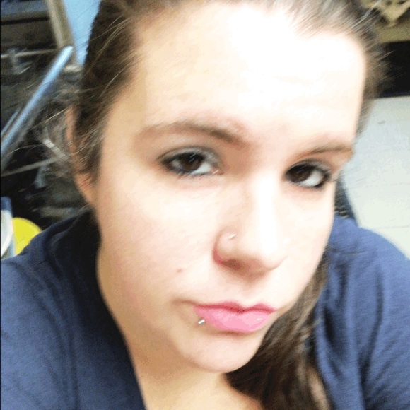 Meet your Posher, Jamie - Picture 2 of 3