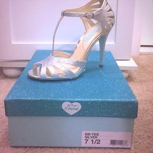 Blue by Betsey Johnson Heels size 7.5