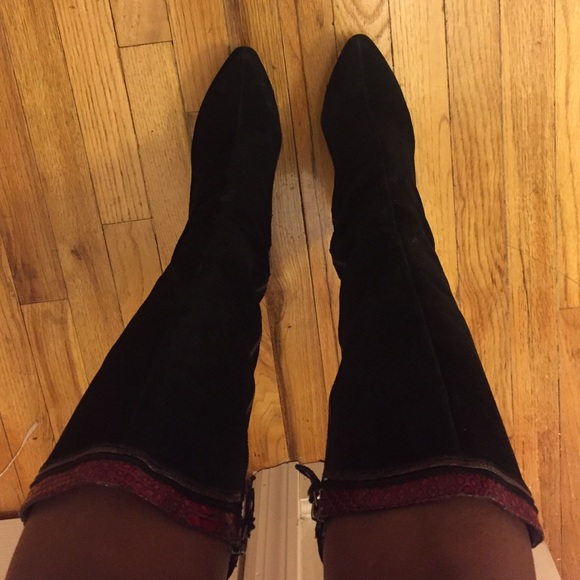 Blacks suede boots