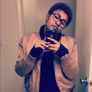 Meet your Posher, Dayna