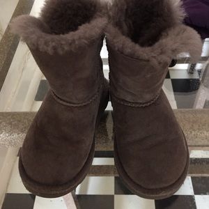 toddler ugg grey size 8 hardly worn good