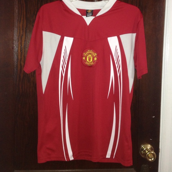 Soccer jersey. Red adult small. Minor tear in back - Picture 1 of 4