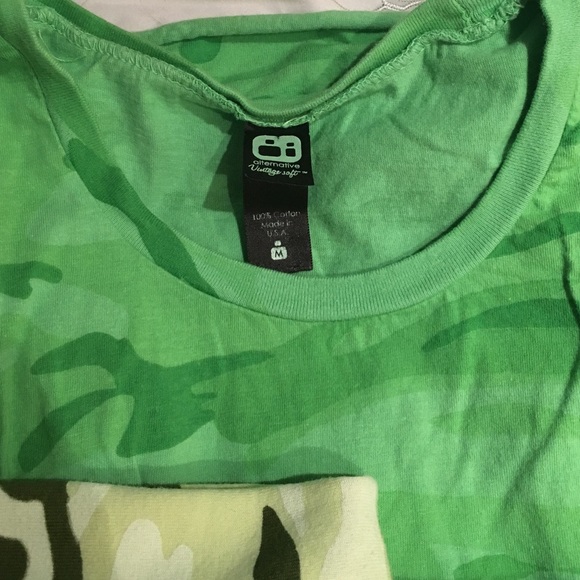 Bundle t-shirts Last day going to good will Friday. - Picture 2 of 4