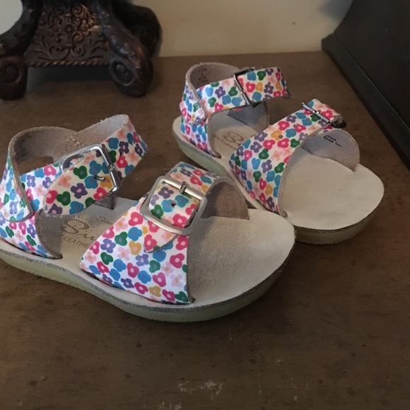 Salt water "surfer sandal"