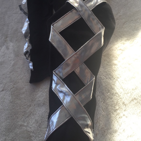 Silver Ribbon Cross-Cross Legging - Picture 2 of 2