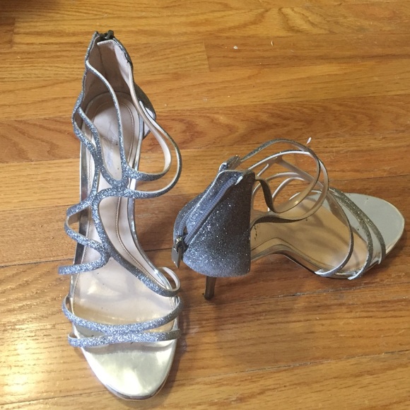 Vince Camuto dress heel - Picture 2 of 2