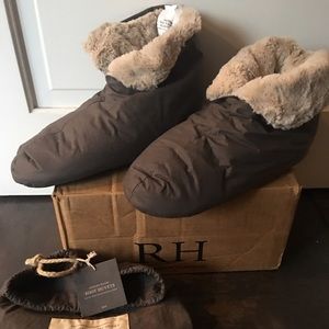 BRAND NEW NEW (tags on) Luxury Plush Foot Duvets.