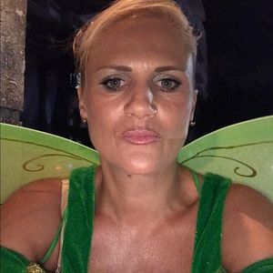 Meet your Posher, Carine