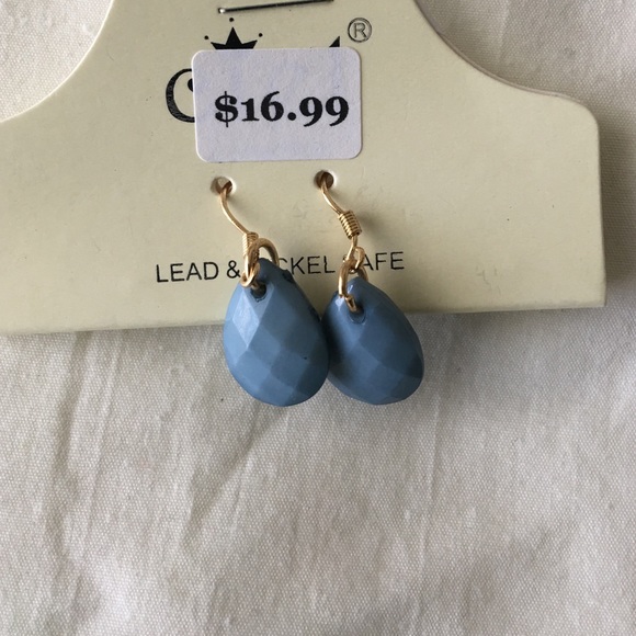 New Necklace Set - Picture 3 of 3