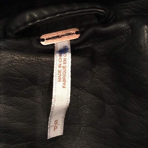 NWOT Free People cropped vegan leather Moto jacket - Picture 4 of 4