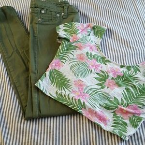 Scoop neck tropical Palm leaves crop top