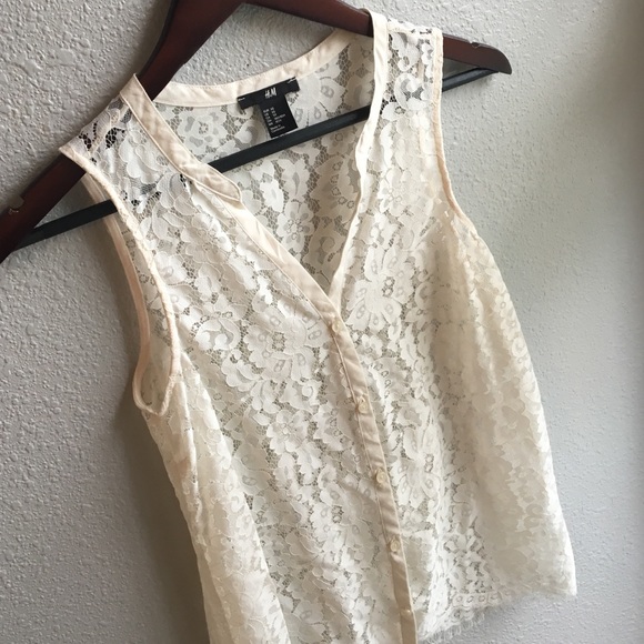 H&M Tops - 📦 SALE ✨HOST PICK✨H&M lace tank blouse