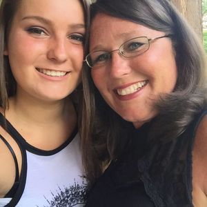 Meet your Posher, Eenie