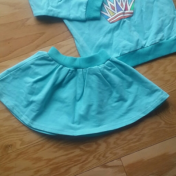 SALE*Teal Crown Mini Skirt and Sweatshirt set . :) - Picture 3 of 4