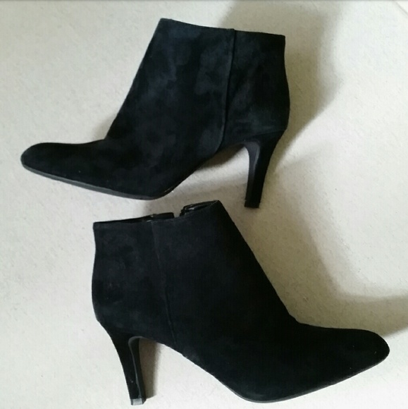 Alex Marie Shoes - 💕 Alex Marie Black Suede Ankle Booties Size 9M
