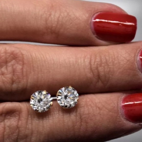 ๐2.0Ct Simulated Diamond 14K Yellow Gold Stud - Picture 4 of 6