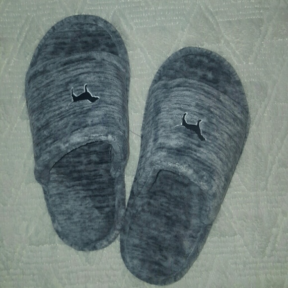 *SOLD ON MERC* NWOT VS PINK Slippers