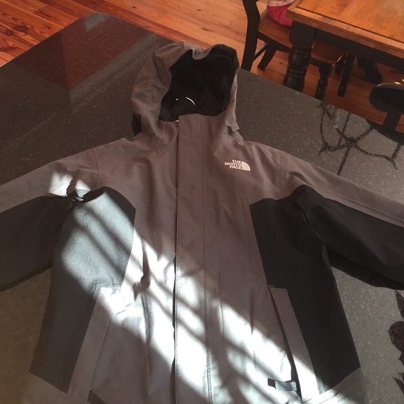 Boys Charcoal/Blk North Face Jacket w/ fleece