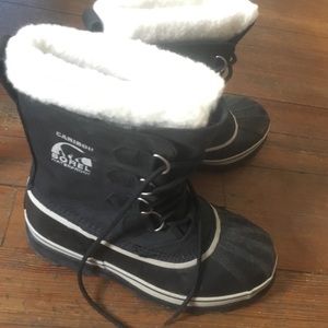 Sorel Caribou Boots, Black, Size 10