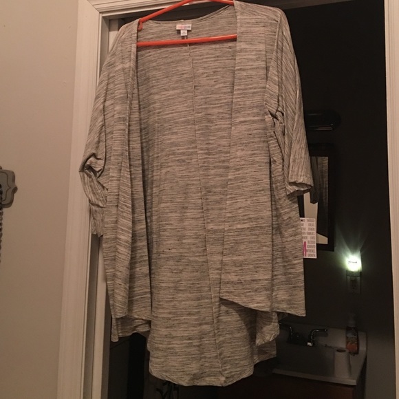 🔻PRICE DROP 🔻 LuLaRoe Lindsay, Medium NWT