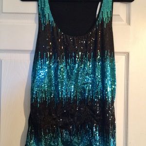 🎄🎁CLOSING!  GREAT NEW YEARS SPARKLE TOP!