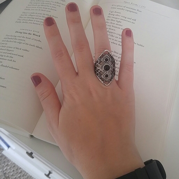 Black stone fasion ring