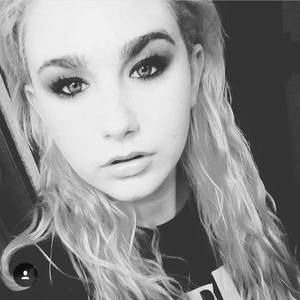 Meet your Posher, Robyn