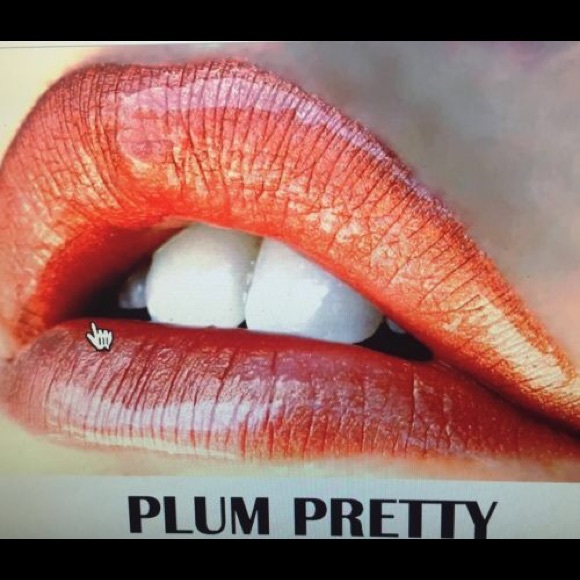 Lipsense collection. Plum Pretty, gloss & oops