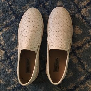 LIKE NEW Steve Madden slip ons