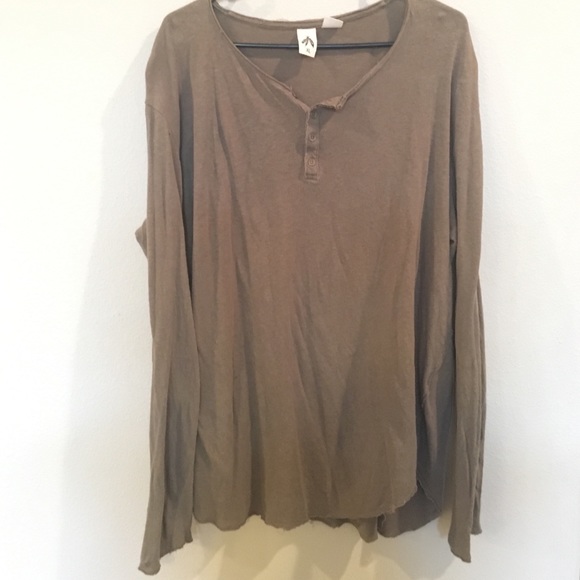 Urban Outfitters XL Long Sleeve Henley Shirt