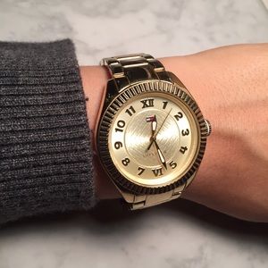 💄 SALE🗣Gold Tommy Hilfiger watch